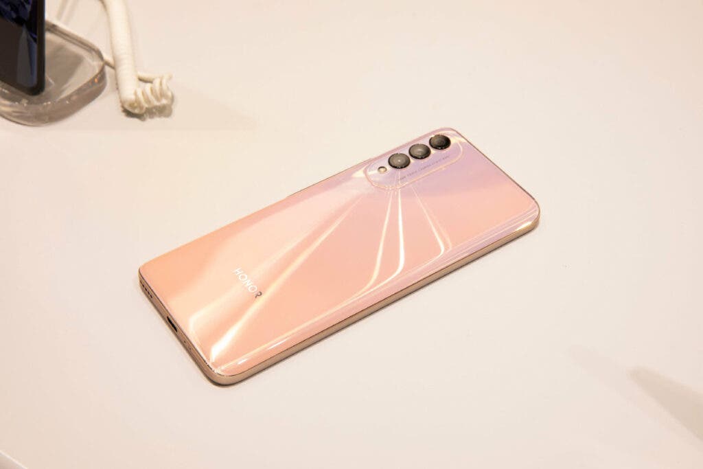 Honor X20 SE real images leaks with ultra-thin bezels