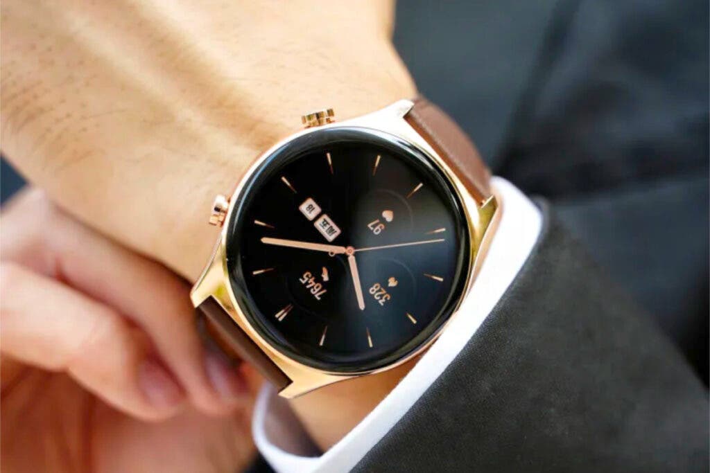 Honor Watch GS 3 Streamer Classic / Racing Pioneer Shown In Photos