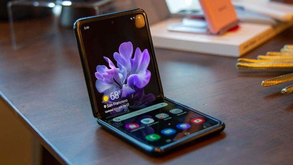 Samsung Galaxy Z Flip3 external screen has a bug