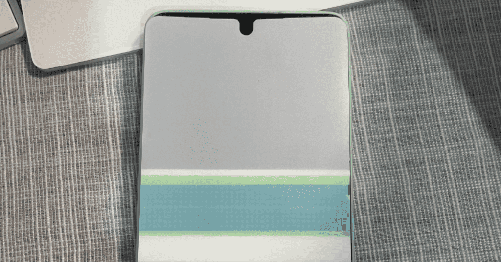 Xiaomi Mi MIX 4 film exposure reserves a hole for the front camera –