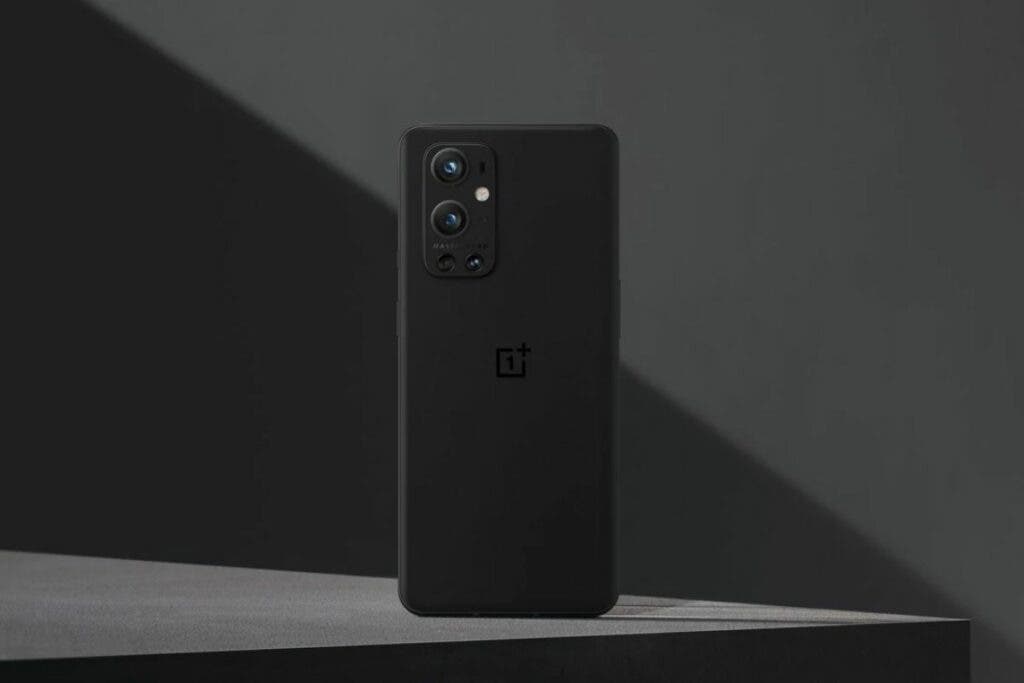 OnePlus Halts Rollout of Oxygen OS 12 for OnePlus 9 Series, New Iteration of Update Coming Soon