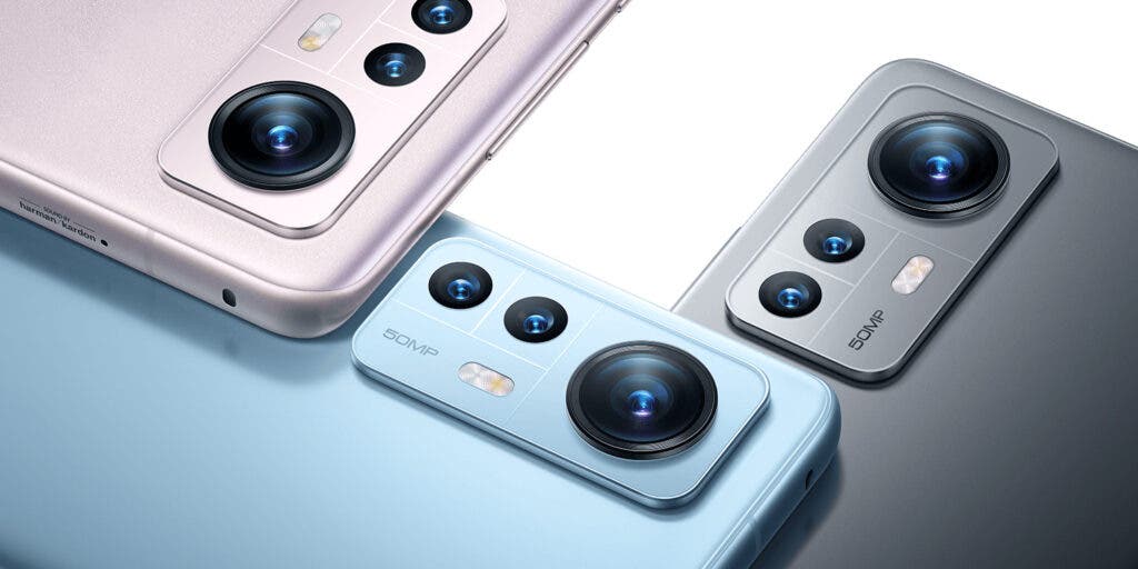 Xiaomi 12 is a direct competitor of the iPhone 13!
