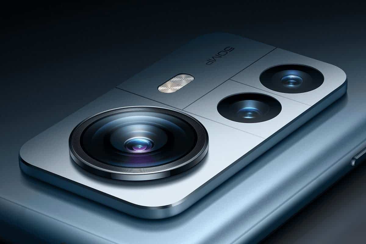 The image sensor market is dominated by Sony and Samsung
